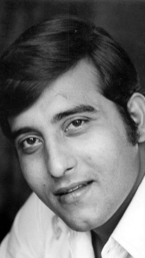 Top 5  Rivalries on Screen: Amitabh Bachchan vs. Vinod Khanna – A Legendary Duel