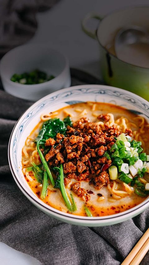 Top 7 Japanese Ramen Bowls: Mastering Broth and Noodles