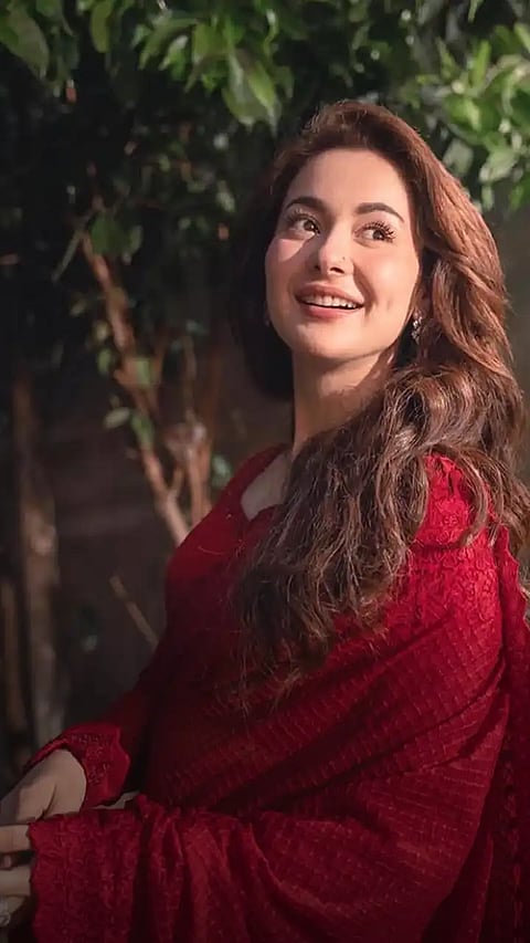 Mahira, Hania & Other Pakistani Actors' Accounts Blocked in India