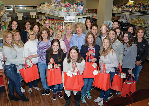 Jewish Federation Continues to Impact the Community Through Thanksgiving Mitzvah Project