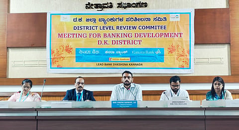 Special priority for social security schemes
Zilla Panchayat CEO Narvade Vinayak Karbhari directs at Lead Bank meeting