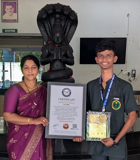 ಯೋಗದಲ್ಲಿ ವಿಶ್ವ ದಾಖಲೆ ಮಾಡಿದ ವಿಕಾಸ್.