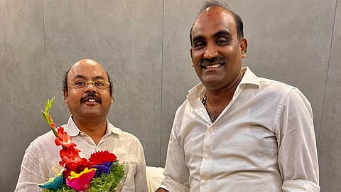 ಉಡುಪಿ ನಗರದಲ್ಲಿ ಮೂಲ ಸೌಕರ್ಯಕ್ಕಾಗಿ 30 ಕೋಟಿ ರೂ. ವಿಶೇಷ ಅನುದಾನ ಮಂಜೂರು ಮಾಡುವಂತೆ ಸಚಿವ ಯತೀಂದ್ರ ಸಿದ್ದರಾಮಯ್ಯ ಅವರಿಗೆ ಶಾಸಕ ಯಶ್ಪಾಲ್ ಸುವರ್ಣ ಬೆಂಗಳೂರಿನಲ್ಲಿ ಮನವಿ ಸಲ್ಲಿಸಿದರು.
