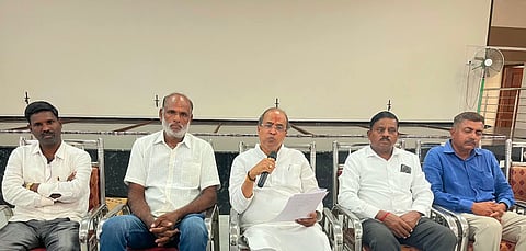 ಚಿಕ್ಕೋಡಿ ಪಟ್ಟಣದಲ್ಲಿ ನಡೆದ ಸುದ್ದಿಗೋಷ್ಠಿ ಮಹಾಂತೇಶ ಕವಟಗಿಮಠ ಮಾತನಾಡಿದರು.