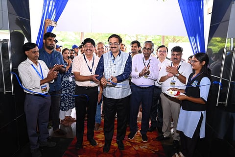 ಪಿಲಿಕುಳ ವಿಜ್ಞಾನ ಕೇಂದ್ರದಲ್ಲಿ ಬಾಹ್ಯಾಕಾಶ ಸಪ್ತಾಹವನ್ನು ಡಾ. ಸಿ.ಎಸ್ ಮಧುಸೂದನ್ ಉದ್ಘಾಟಿಸಿದರು. ಪ್ರೊ. ಜಿ.ಶ್ರೀನಿಕೇತನ್, ಡಾ.ಅರುಣ್ ಕುಮಾರ್ ಶೆಟ್ಟಿ ಎನ್. ಮೊದಲಾದವರಿದ್ದರು.