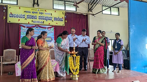 ಉಡುಪಿಯ ಡಯಟ್ ನಲ್ಲಿ ಆಯೋಜಿಸಿದ್ದ ಬಾಲಕಿಯರ ಸರ್ಕಾರಿ ಪದವಿ ಪೂರ್ವ ಕಾಲೇಜ್ನ ಎನ್ಎಸ್ಎಸ್ ಶಿಬಿರವನ್ನು ನಿರುಪಮಾ ಪ್ರಸಾದ್ ಶೆಟ್ಟಿ ಉದ್ಘಾಟಿಸಿದರು. ಡಾ. ಅಶೋಕ್ ಕಾಮತ್, ಜಗದೀಶ್ ಕುಮಾರ್, ದಿನೇಶ್ ಹಿಂಬಾಳೆ, ಇಂದಿರಾ, ಶುಭಗೀತಾ ಇತರರಿದ್ದರು.
