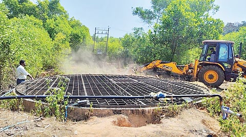 ಮೊವಾಡಿಯಲ್ಲಿ ಕುಸಿದ ಪಂಚಾಯಿತಿ ಬಾವಿ.
