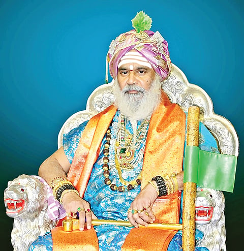 ದಸರಾ ಧರ್ಮ ಸಮ್ಮೇಳನದ ಪೋಷಾಕಿನಲ್ಲಿ ರಂಭಾಪುರಿ ಶ್ರೀ.