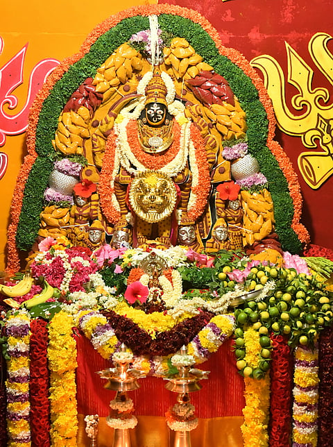 Worship was offered to the idol of Goddess Banashankari after adorning it with turmeric and vermilion.