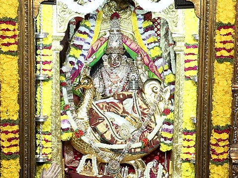 ಶೃಂಗೇರಿ ಶ್ರೀ ಶಾರದೆಯು ಬ್ರಾಹ್ಮಿಯಾಗಿ ಕಂಗೊಳಿಸಿದಳು.