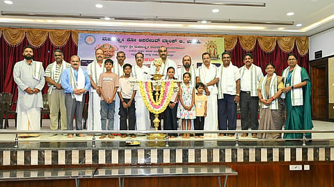 ಉಡುಪಿಯ ಉಚ್ಚಿಲದಲ್ಲಿ ಆಯೋಜಿಸಿದ್ದ ಚಿತ್ರಕಲಾ ಸ್ಪರ್ಧೆಯನ್ನು ಯಶ್ಪಾಲ್ ಸುವರ್ಣ ಉದ್ಘಾಟಿಸಿದರು. ಜಯ ಸಿ. ಕೋಟ್ಯಾನ, ದಯಾನಂದ ಕೆ. ಸುವರ್ಣ, ರಾಮಚಂದ್ರ ಕುಂದರ, ವಿನಯ ಕರ್ಕೇರ, ವಾಸುದೇವ ಸಾಲ್ಯಾನ, ವನಜಾ ಪುತ್ರನ್, ಶಾರಿಕಾ ಕಿರಣ ಇತರರಿದ್ದರು.