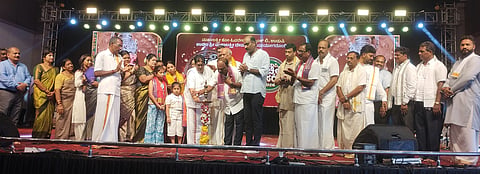 ಉಚ್ಚಿಲ ದಸರಾ ಅಂಗವಾಗಿ ಮಹಾಲಕ್ಷ್ಮೀ ಕೋ-ಆಪರೇಟಿವ್ ಬ್ಯಾಂಕ್ ಪ್ರಾಯೋಜಕತ್ವದಲ್ಲಿ ಆಯೋಜಿಸಲಾಗಿದ್ದ ಪಿಲಿನಲಿಕೆ ಸ್ಪರ್ಧೆಯನ್ನು ನಾಡೋಜ ಜಿ.ಶಂಕರ್ ಉದ್ಘಾಟಿಸಿದರು. ಪ್ರಮುಖರಾದ ಯಶ್ಪಾಲ್ ಸುವರ್ಣ, ಗುರ್ಮೆ ಸುರೇಶ್ ಶೆಟ್ಟಿ, ಜಯ ಸಿ.ಕೋಟ್ಯಾನ್ ಮತ್ತಿತರರಿದ್ದರು