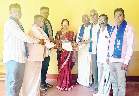 Reserve Gavadagere as a women's constituency.
