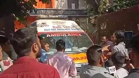 ಪೆಟ್ರೋಲ್ ಸುರಿದುಕೊಂಡು ಪಿಯುಸಿ ವಿದ್ಯಾರ್ಥಿನಿ ಆತ್ಮಹತ್ಯೆ; ಬ್ಯಾಗ್ನಲ್ಲಿ 3 ಪುಟ ಬರೆದ ಡೆತ್ ನೋಟ್ ಪತ್ತೆ..Delhi