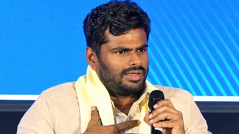 ಉಡುಪಿಯಲ್ಲಿ ಆಯೋಜಿಸಿದ್ದ 'ನಾಳಿನ ಉದ್ಯಮಿಗಳ ನಿರ್ಮಾಣ; ಇಂದಿನ ಸ್ಥಳೀಯ ವ್ಯಾಪಾರಗಳ ಸಂರಕ್ಷಣೆ' ಸಂವಾದ ಕಾರ್ಯಕ್ರಮದಲ್ಲಿ ಕೆ.ಅಣ್ಣಾಮಲೈ ಮಾತನಾಡಿದರು.
