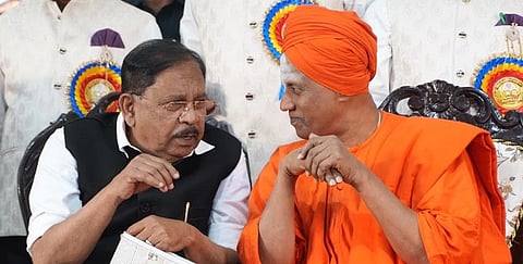 DCM G.Parameshwar with Siddalinga Swamiji