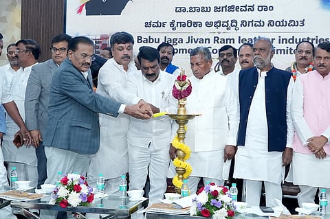 Minister Muniyappa inaugurated the LIDKAR Golden Jubilee event. LIDKAR Chairman Mundaragi Nagaraj, Managing Director Dr. H. Nataraj, former Minister H. Anjaneya, and others were present.