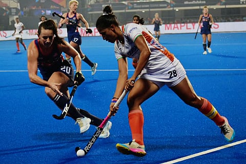 woman hockey