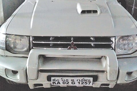 CAR F