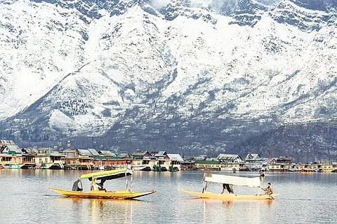 shikaras-at-dal-lake_3829e68a-5a94-11e7-a7a5-fdf01393e65b