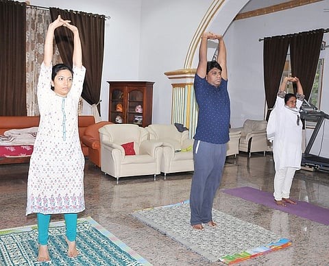 21TMK_YOga_Dina 1