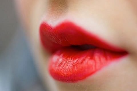 write-an-original-love-poem-with-a-red-lip-kiss