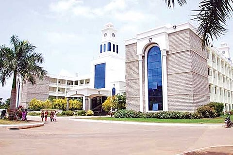 ಏದುಚಅತಿಒನ