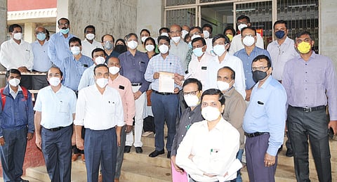 14Tmk_Doctors_Protest