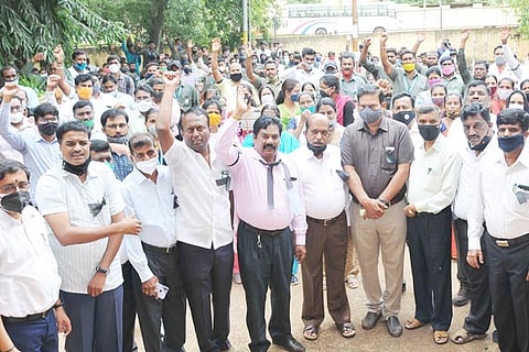 05TMK_KPTCL_Protest