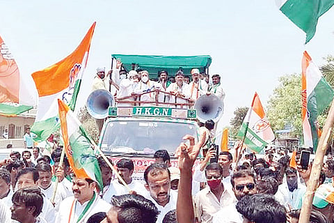 05042021 Sindhanoor maski by election congress road show