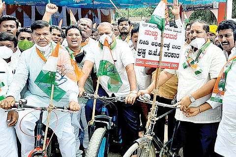 Lingasugru Cycle Jatha condemns fuel price hike