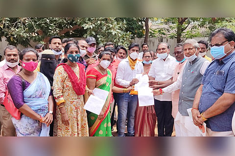 05092021 Gangavati Teachers appeal to mla