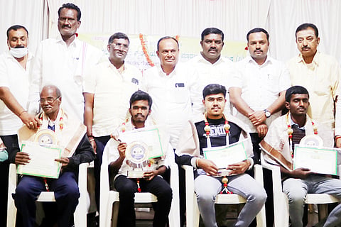 21 Nela Ph 02 Prathibha Purashkara