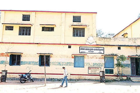 200122 Kamalapura Govt College Sealdown