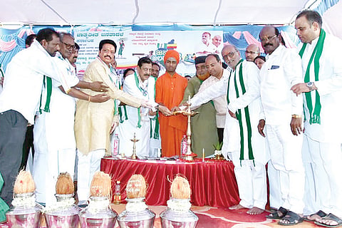 160422 Munirabad JDS Jaladhaare
