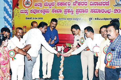 210422 Ballari Government Employees Day Program