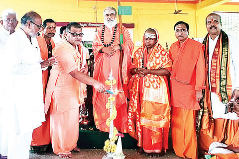 190522 Rambhāpuri khāsā śākhāmaṭhada sōmanātha śivācārya svāmīji avara 15nē varṣada guru paṭṭādhikāri