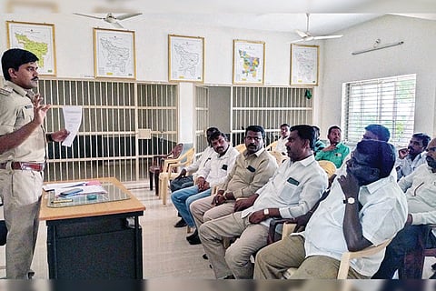 110622 Peace meeting at Mudgal police station