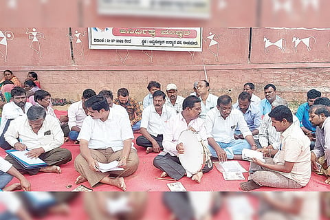 010722 Raichur Muncipalty Dailway Wage labor