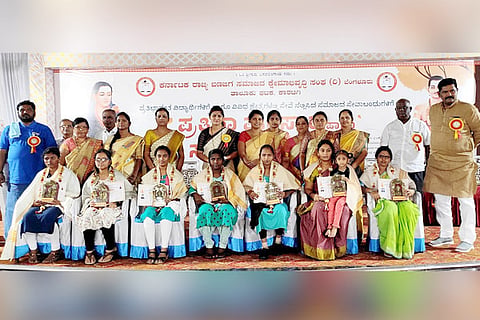 25072022 karatagi prathibha puraskara