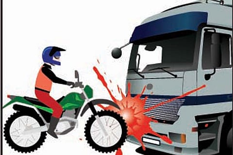 30082022 siraguppa accident