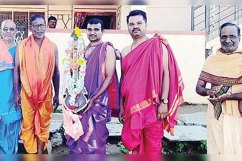 020922 Manvi Gopalam celebration with holding tambourine