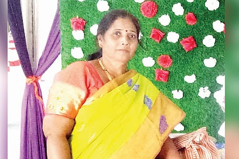 04092022 Kustagi teacher award