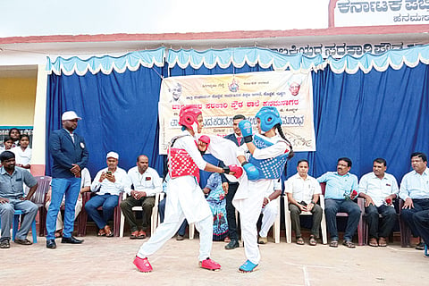 060922 Hanumasagara Taluk level karate competition