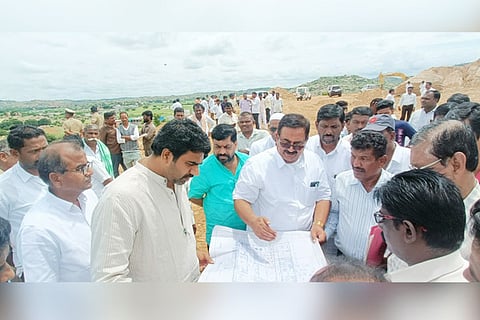 09092022 Devadurga MLA visit court site
