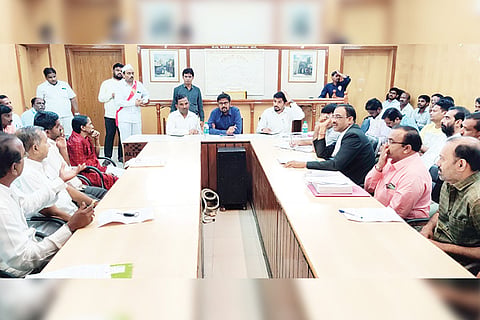 Raichur DC Meeting with the land owner