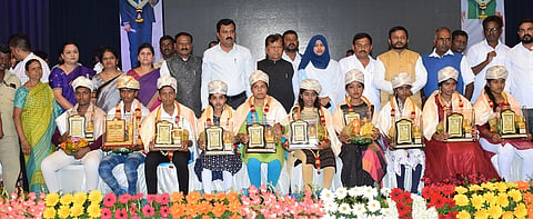 07_11_Mdy_02(Prathiba Puraskara)