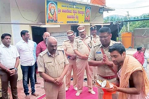 26112022 gangavathi IGP visit to anjanadri hill