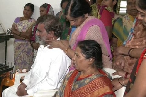 ದುಃಖತಪ್ತ ಕುಟುಂಬಸ್ಥರು