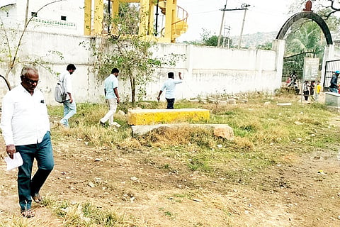 071222 Bagalawada Govt School land Survey